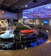 Faire rentrer la voiture au musée : fétichisme ou post-modernisme ? 