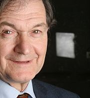 Roger Penrose à la recherche d’une nouvelle physique