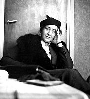 Hannah Arendt à Paris : entretien avec Marina Touillez