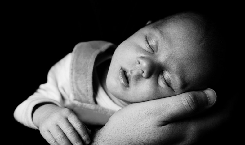 Ce que le soin des enfants fait aux cerveaux paternels