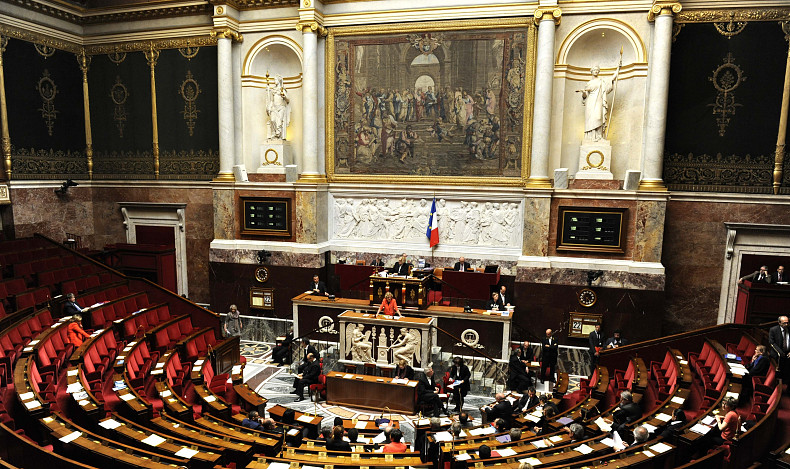 Sans majorité parlementaire, il faut une coalition des partis